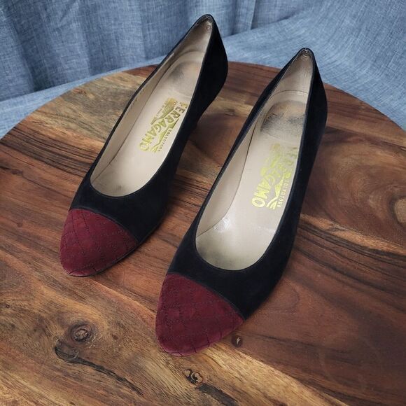 Vintage Salvatore Ferragamo Mafalda Pumps Black Suede Dark Red Toe Cap Size 7.5 - Picture 12 of 12